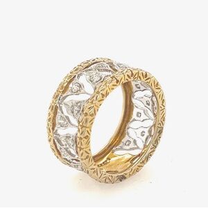 Gorgeous and sooo romantic, 14k two tone gold diamond band/ring 💍✨💖